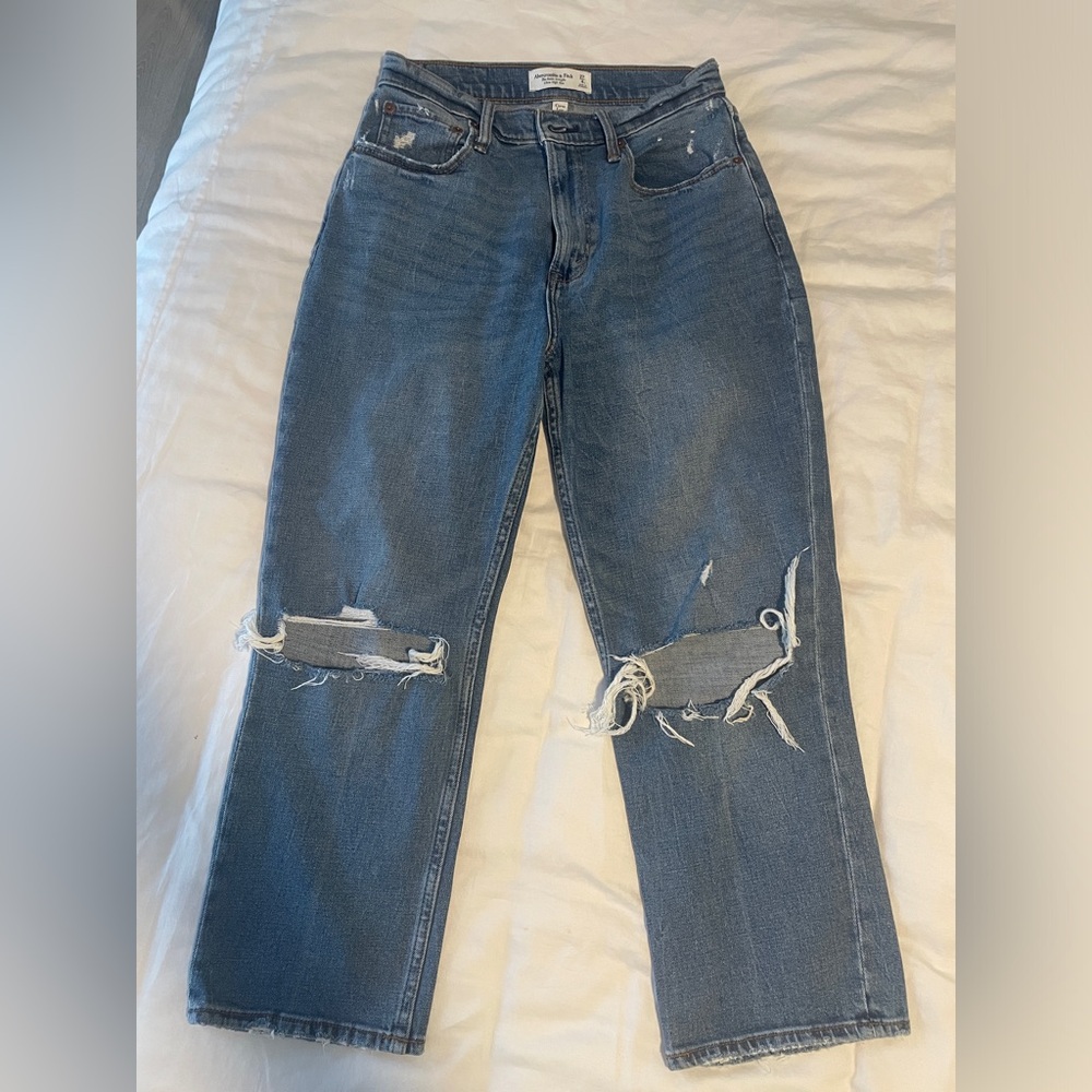 Abercrombie Ultra High Rise Ankle Straight Jean